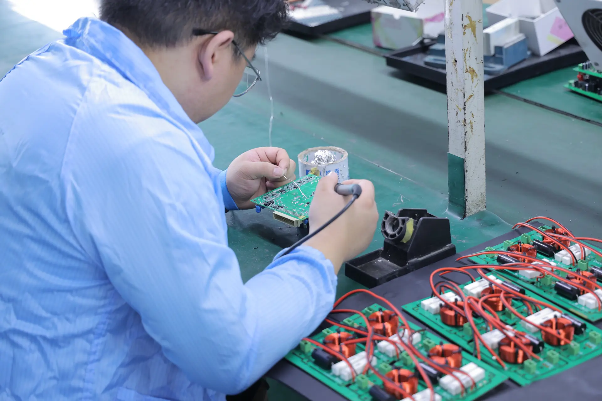 PCB hand soldering